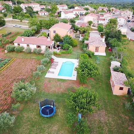 Villa Dorina Barban Exterior photo