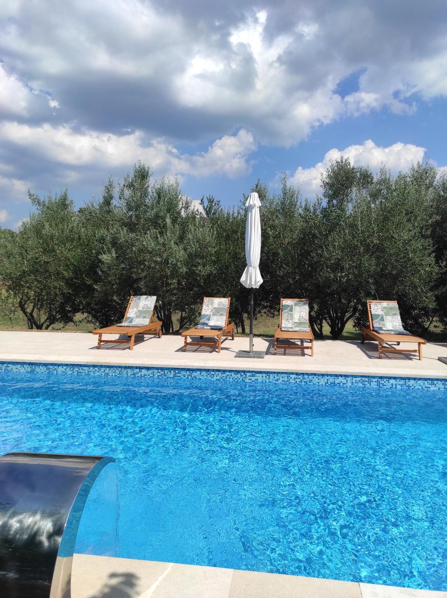 Villa Dorina Barban Exterior photo