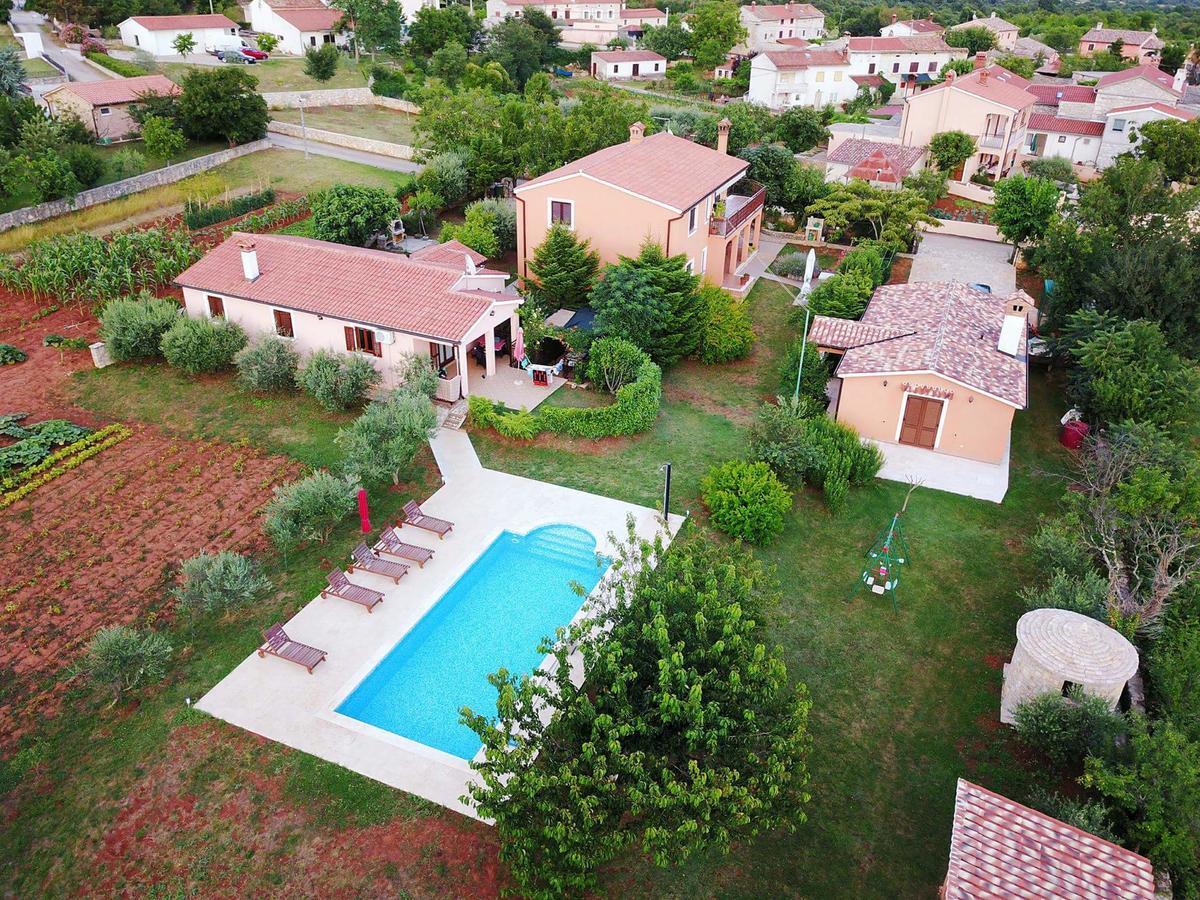 Villa Dorina Barban Exterior photo